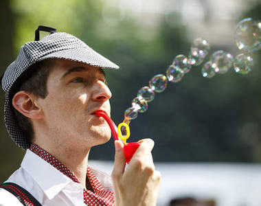 英國怪異《紳士運動會》英式冷笑話精神的具現