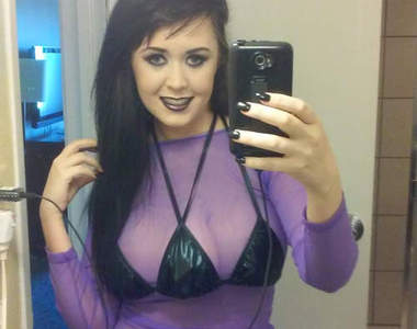 美國三乳女《Jasmine Tridevil》這樣加起來是什麼罩杯啊?(喂)