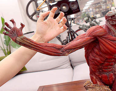 超逼真《進擊的巨人》超巨大50公分模型(((゚д゚)))