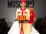 麥當勞制服走上伸展台?MOSCHINO新作驚喜不斷 麥當勞制服走上伸展台?MOSCHINO新作驚喜不斷