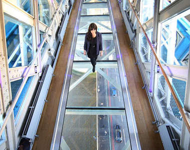 《倫敦塔橋新風貌》玻璃長廊挑戰你的膽量