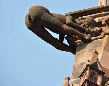 《各國解宿醉妙招》吃糞便這招真的很難為人阿