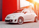 馬力168匹《Fiat 500 Abarth》義大利小毒蠍更嗆辣 馬力168匹《Fiat 500 Abarth》義大利小毒蠍更嗆辣
