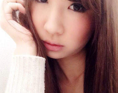 藤本真由 日本節目中性感開腳的女模特兒