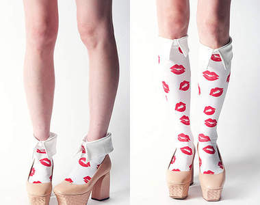 可愛《襯衫襪》長版新登場　打條領帶就可以拉著你走惹（喂）