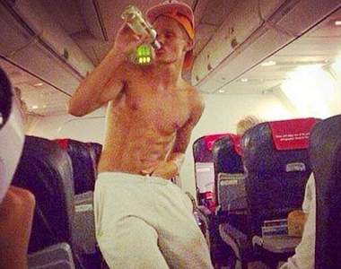 空服員眼中的《丟臉乘客》請想想如果你是服務員你會高興嗎？