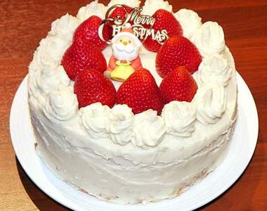 《燒烤店的聖誕節蛋糕》外表是普通的鮮奶油蛋糕,吃起來卻是!?