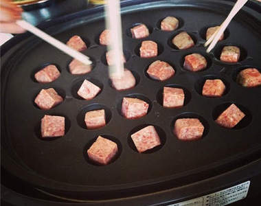 超萬用《章魚燒機》拿來烤肉才是最新流行（誤）