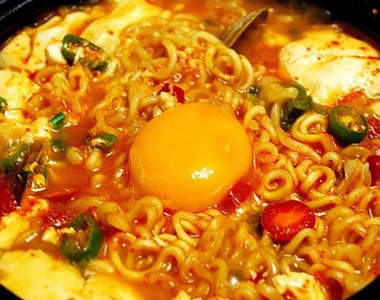 2013最強泡麵系列文 彷彿都聞到麵的香味了 ̄﹁ ̄