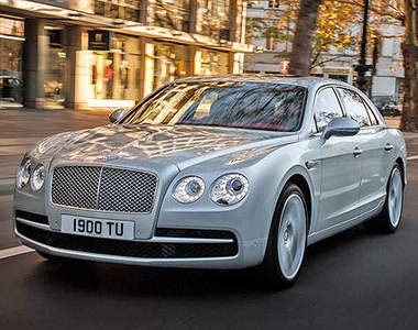 V8動力《賓利Flying Spur》入門戰將新登場
