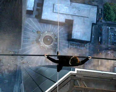 懼高症慎入《走鋼索的人》相鄰大樓不是就要走鋼索嘛不然呢