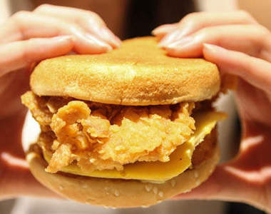 【網路美食傳說】好吃的漢堡要有層次才是真王道啊!!!(嗝~~~)