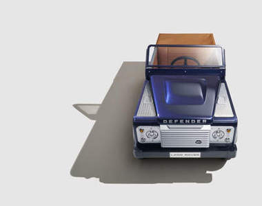 童趣概念《Land Rover Defender Pedal Car》越野身手要從小培養?