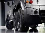 A.Kahn Design改造《Land Rover Defender》六輪巨獸你也能擁有 A.Kahn Design改造《Land Rover Defender》六輪巨獸你也能擁有