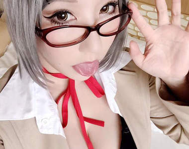 《綾香》サク Cosplay 監獄學園副會長 泳裝讓身材展露無遺