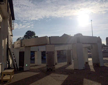 英國怪事《冰箱巨石陣》出現　是因為夏至到了嗎？