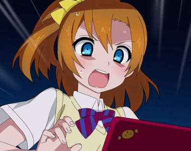 又有《致敬LoveLive的18禁遊戲》大家覺得這位像穂乃果嗎？