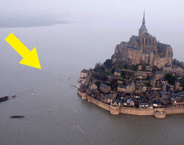 《法國聖米歇爾山》大潮奇景 從山變成島了☉_☉