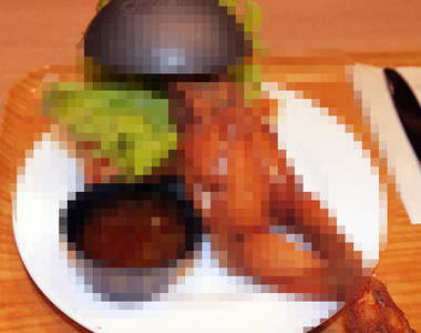 閱覽注意級《青蛙漢堡》猛毒生物展限定的珍奇料理