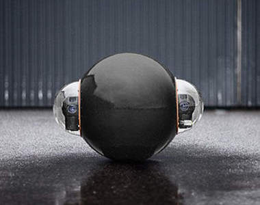 《GuardBot 作戰用機器人》這種球體不會被一腳踢飛嗎(囧)