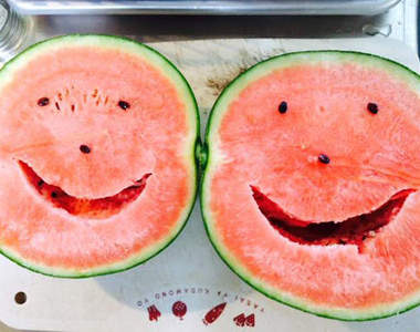 《西瓜笑臉》原來西瓜也會甜甜的笑( ・∀・)