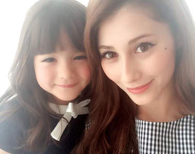混血模《Darenogare明美》超可愛姪女まり注目度急上升♥