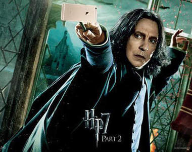 《哈利波特自拍棒》帥氣的施咒姿勢瞬間軟掉了……