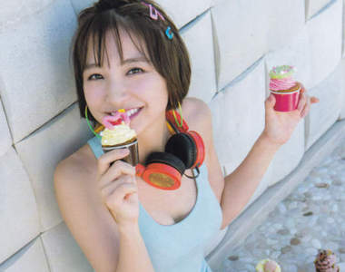 《篠田麻里子的寫真夜現場》5萬張未公開寫真中的精選照片