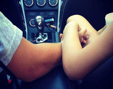 開車時讓男生心動的女生行為 快看到小褲褲之類的嗎ww(喂)