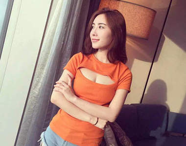 《開胸T恤》開胸衣夏季版本 這樣就不怕歐拜悶熱流汗惹(誤)