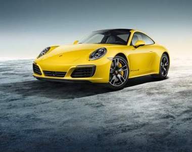 特製《Porsche 911 Carrera 4S》變臉完還要帶點黃