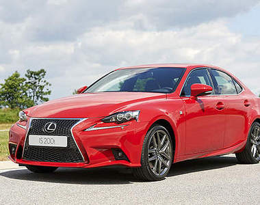 馬力245匹《Lexus IS 200t》渦輪新動力上身