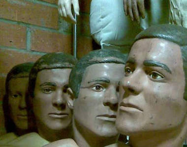 《假人模特兒失落倉庫》那些乏人問津的人體模型臉上有股淡淡的哀傷