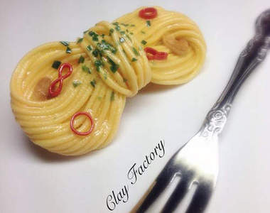 《麵條髮夾》吃貨應該會很喜歡的東西～餓了啊...