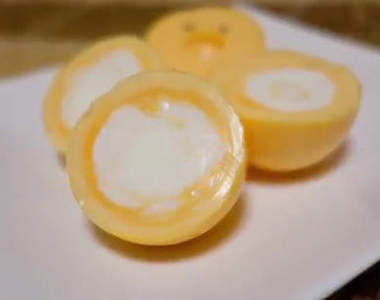增添料理趣味《蛋黃蛋白交換術》我馬上回家試試看~