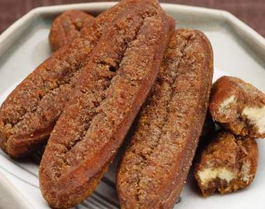 熊本名產《黑糖多拿滋棒》外酥內軟油炸甜點，小小一根好唰嘴