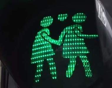 《小綠人戀愛中》連小紅人都悄悄愛下去囉