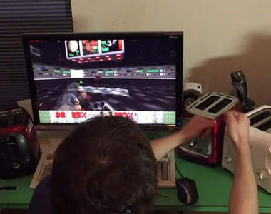 《用烤麵包機打電動》開槍打怪可以順便烤土司嗎？（叮～）