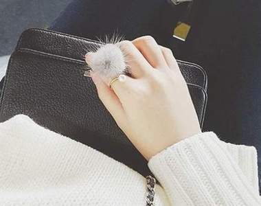 韓國冬季新單品《毛球戒指》冬天就是要毛絨絨的度過（摸）