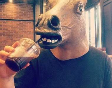 韓網友的《馬臉生活》哪天在街頭看到馬人可別慌阿