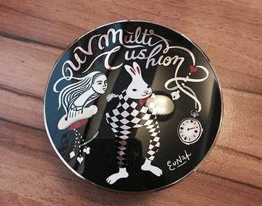 韓國VERITE《愛麗絲夢遊仙境氣墊粉餅》如此夢幻不收藏對不起自己阿