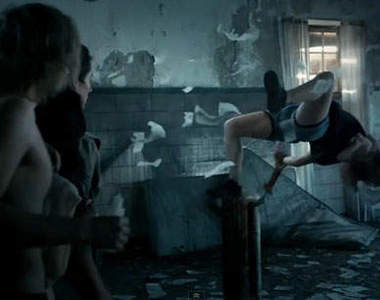 恐怖電影《鬼附身》特別跑到鬼屋玩降靈遊戲是什麼心態...