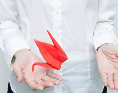 《形狀記憶紙鶴》就算被揉得軟爛也要堅持當個紙鶴