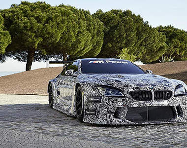 2016年出征《BMW M6 GT3》蓄勢待發測試中