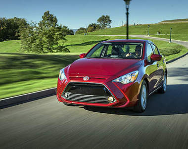 《Toyota Yaris Sedan》馬2到了加拿大竟然變小鴨?