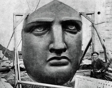 《自由女神》大家都知道 但你看過一塊塊的女神嗎？