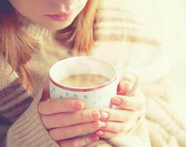 《雙手馬克杯》冬天令男生心動的女生舉動(‘艸`)