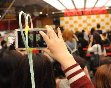 超省錢的《自拍棒DIY》帶出門也需要些恥力就是惹......