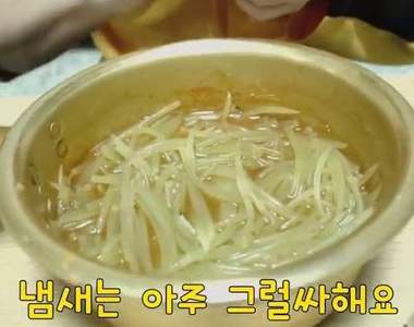 【閱覽注意】環保《牙籤拉麵》痾......不要拿綠綠的東西嚇人啦(;´༎ຶД༎ຶ`)