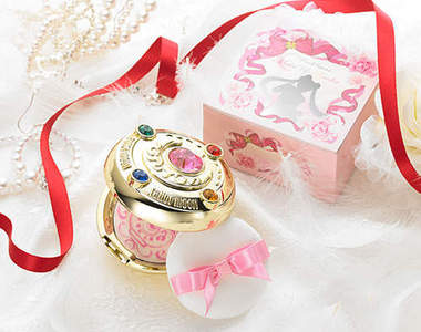 《美少女戰士化妝品》蜜粉第二彈 漫畫版胸章出擊